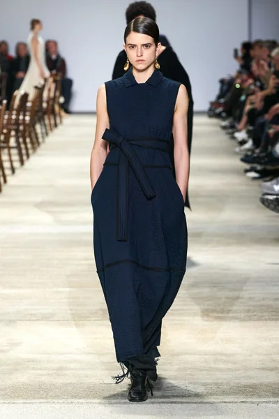 Look 25